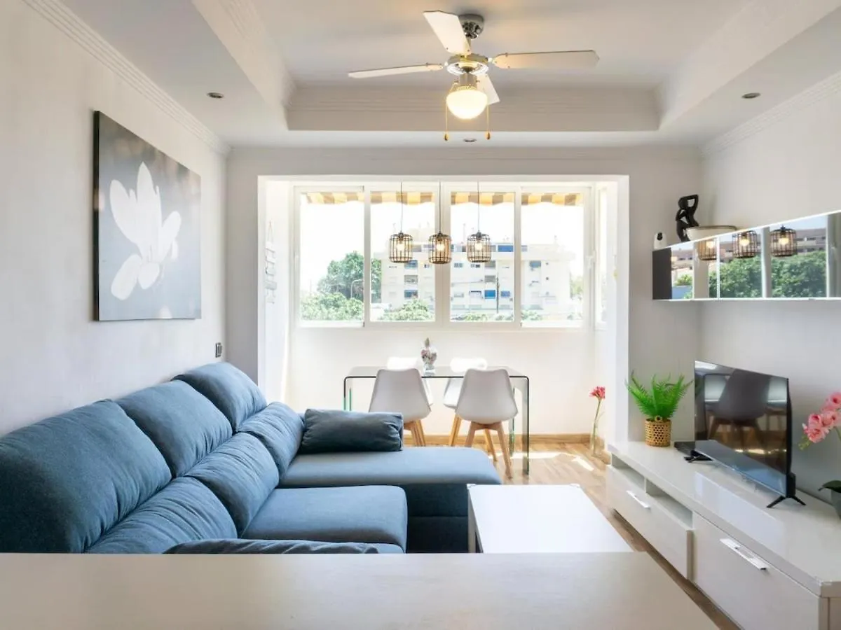 アパート Apartament Torremar Beach トレ・デ・ベナガルボン